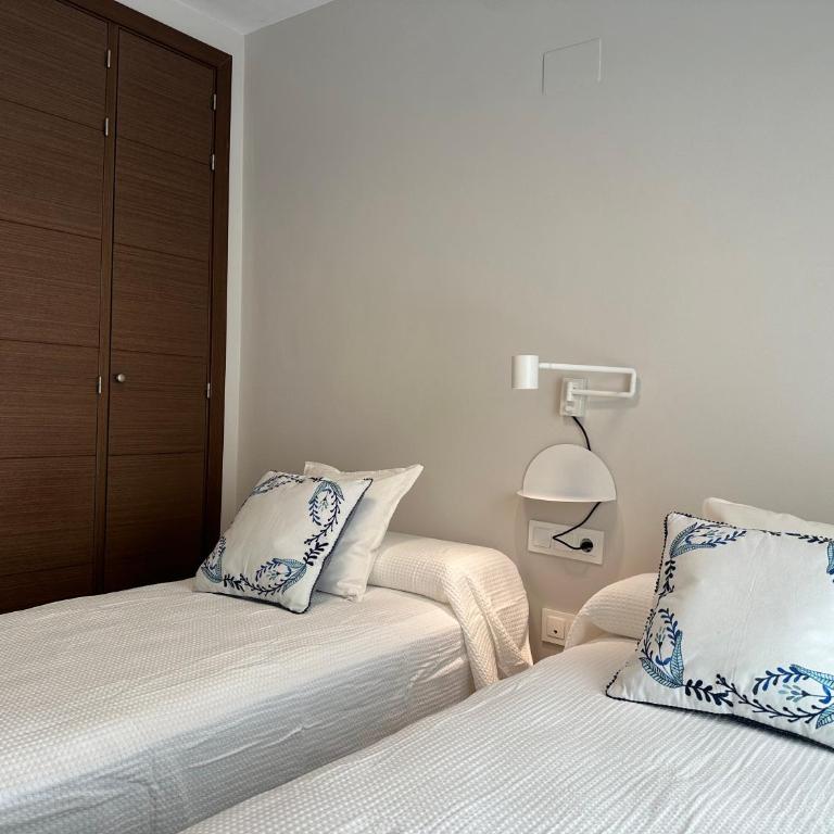 Apartamento en Marbella con piscina - Apartamento de 2 dormitorios - 77