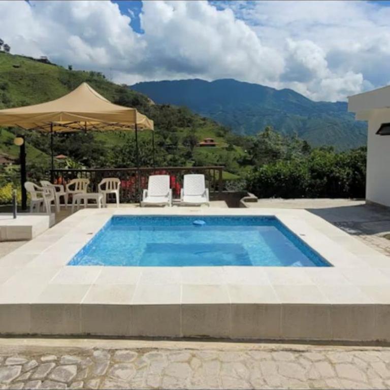 FINCA LA MIEL en Barbosa Antioquia - Three-Bedroom House - 7