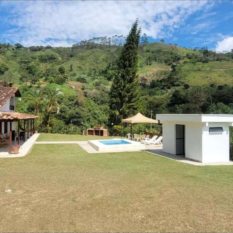 FINCA LA MIEL en Barbosa Antioquia - Three-Bedroom House - 19