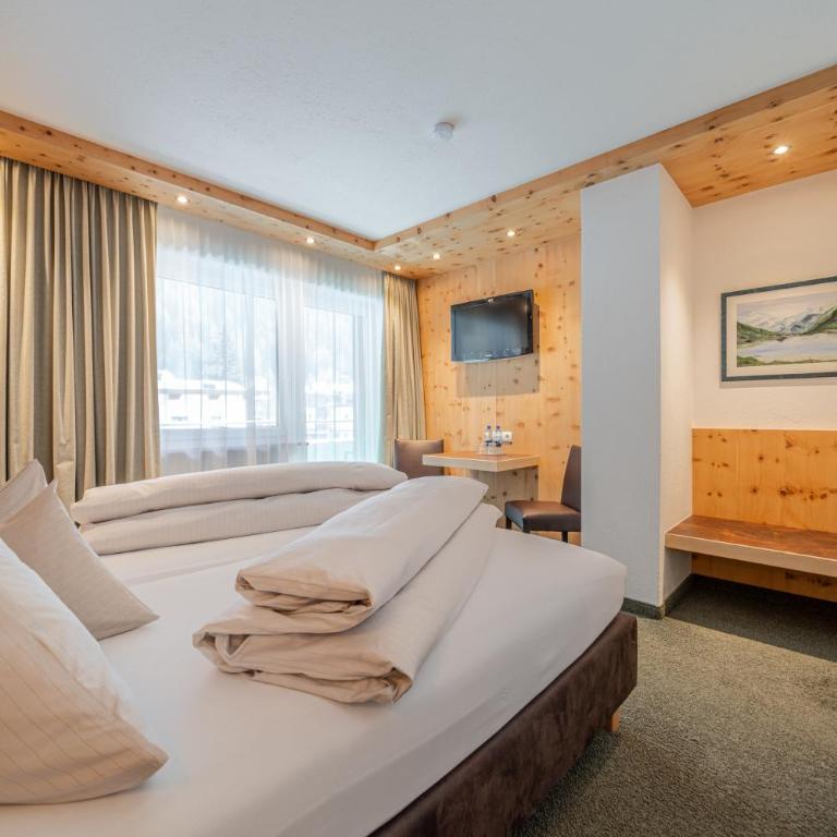 Garni Concordia - Doppelzimmer mit Balkon - 8