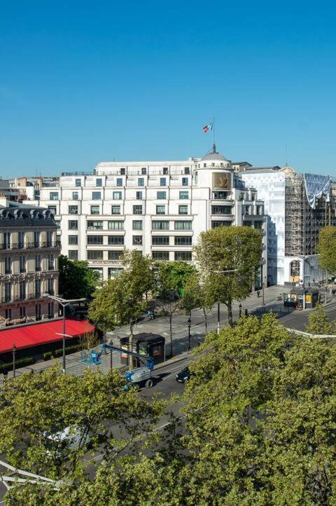 Amazing appartements on Champs-Elysées - Three-Bedroom Apartment with View - 34