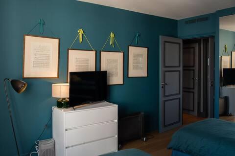 Amazing appartements on Champs-Elysées - Three-Bedroom Apartment with View - 33