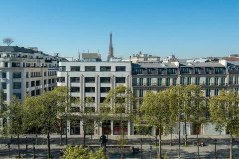 Amazing appartements on Champs-Elysées - Three-Bedroom Apartment with View - 26