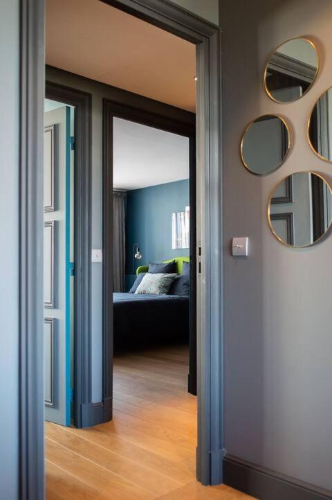 Amazing appartements on Champs-Elysées - Three-Bedroom Apartment with View - 24