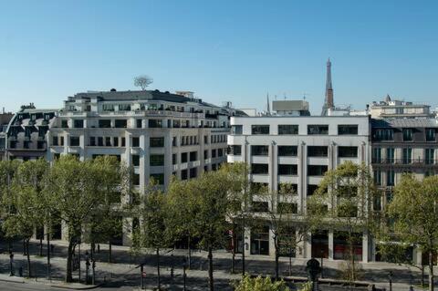 Amazing appartements on Champs-Elysées - Three-Bedroom Apartment with View - 15