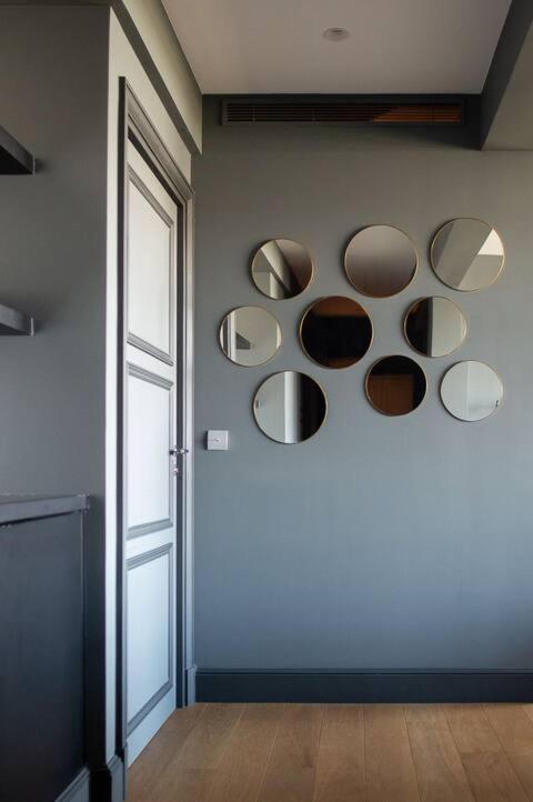 Amazing appartements on Champs-Elysées - Three-Bedroom Apartment with View - 16