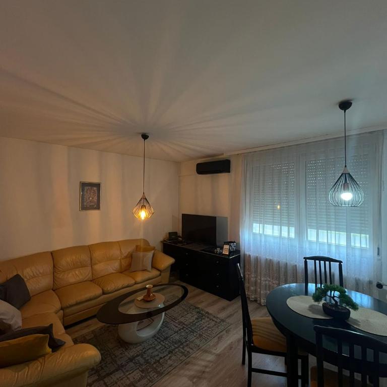 Cozy apartment in city center Most - Two-Bedroom Apartment - 11