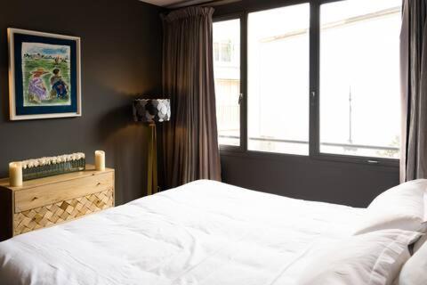 Amazing appartements on Champs-Elysées - Three-Bedroom Apartment with View - 4