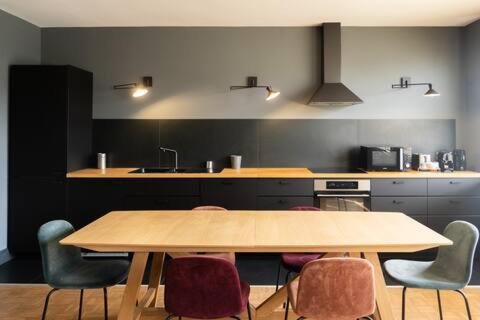 Amazing appartements on Champs-Elysées - Three-Bedroom Apartment with View - 8