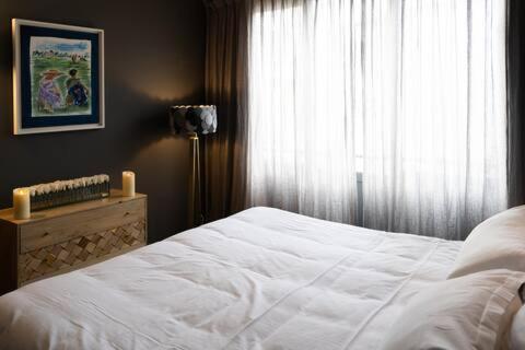 Amazing appartements on Champs-Elysées - Three-Bedroom Apartment with View - 9
