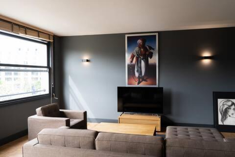 Amazing appartements on Champs-Elysées - Three-Bedroom Apartment with View - 12