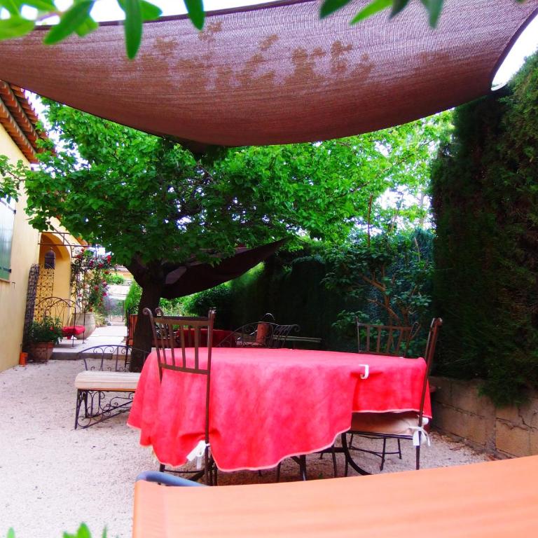 Aux Amandiers - Chambre Lit King-Size - Vue sur Jardin - 17