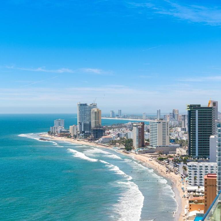 Beautiful View on 23rd Floor Beach Front at Camino Al Mar - Two-Bedroom Apartment - 5