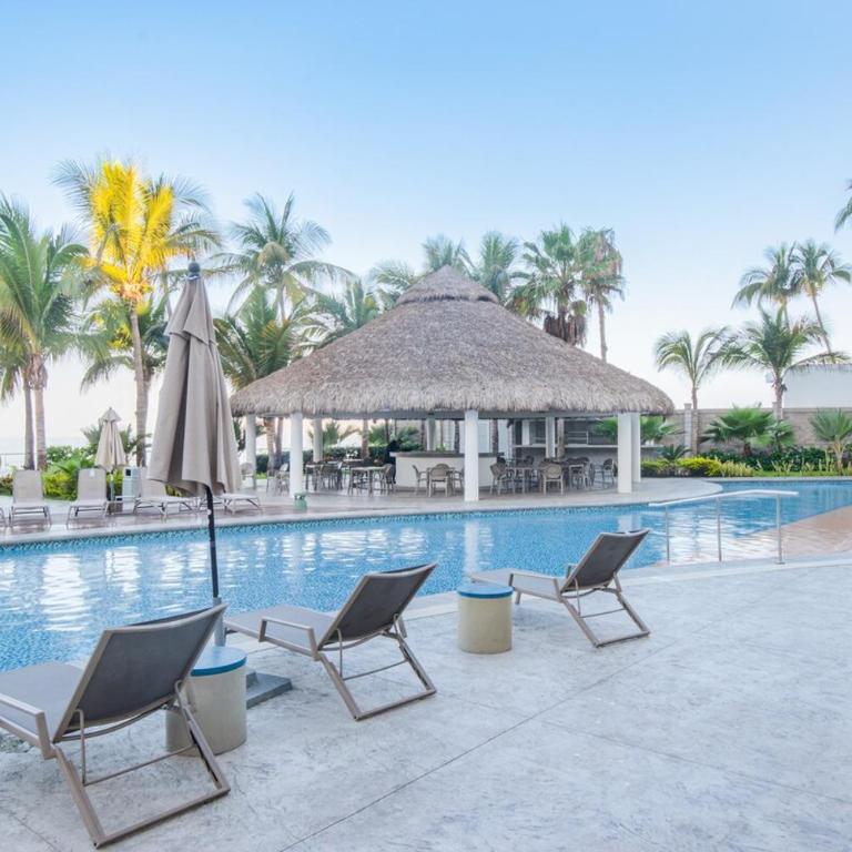 Beautiful View on 23rd Floor Beach Front at Camino Al Mar - Two-Bedroom Apartment - 52