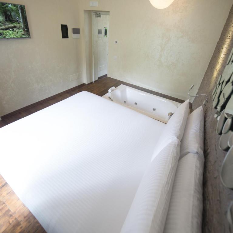 iRooms Central Station - Suite Luxury con Vasca Idromassaggio - 12