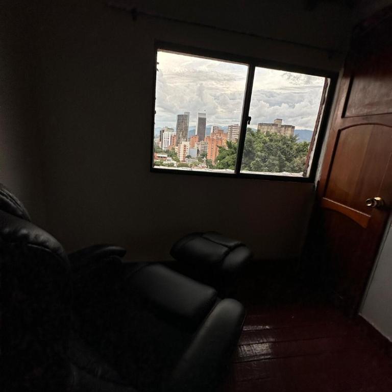 Apto con vista en distrito cultural de Medellín - Two-Bedroom Apartment - 12