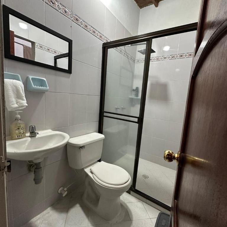 Apto con vista en distrito cultural de Medellín - Two-Bedroom Apartment - 18