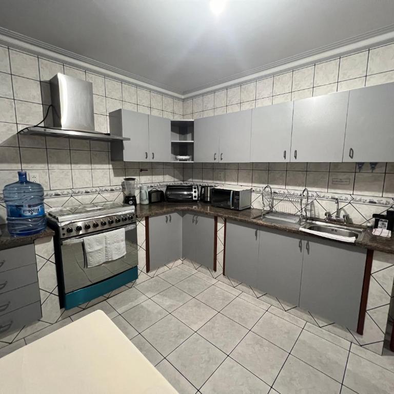 Central Apartments Tarija, Frente a la Plaza Sucre - Apartamento de 2 dormitorios - 12