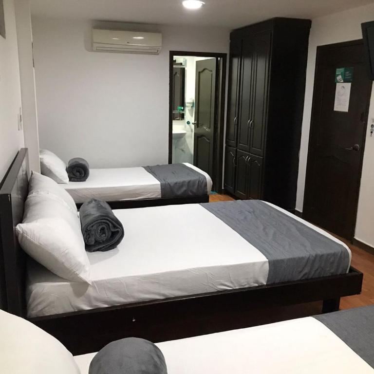 Hotel Castellon Plaza Pereira - Deluxe Triple Room - 14