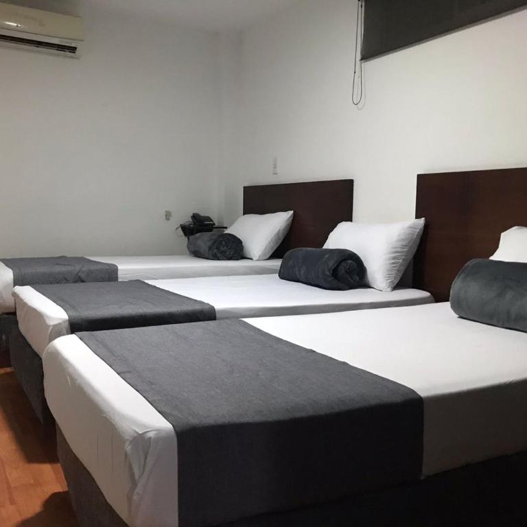 Hotel Castellon Plaza Pereira - Deluxe Triple Room - 15