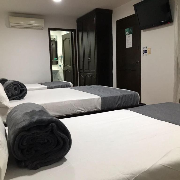 Hotel Castellon Plaza Pereira - Deluxe Triple Room - 34