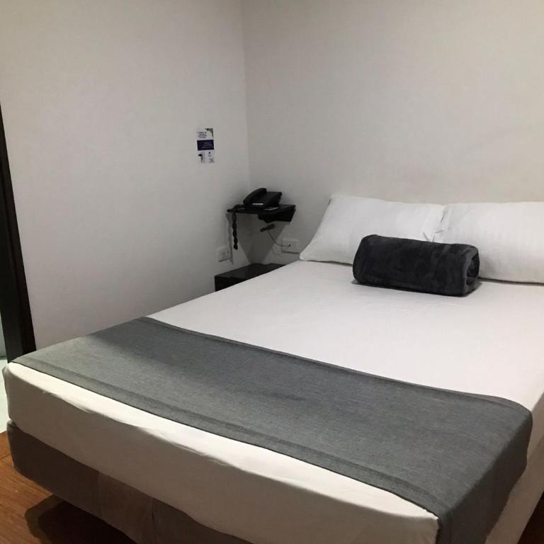 Hotel Castellon Plaza Pereira - Double Room - 37