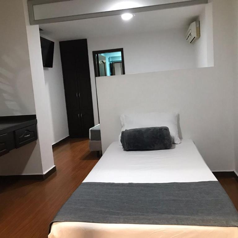 Hotel Castellon Plaza Pereira - Double Room - 39