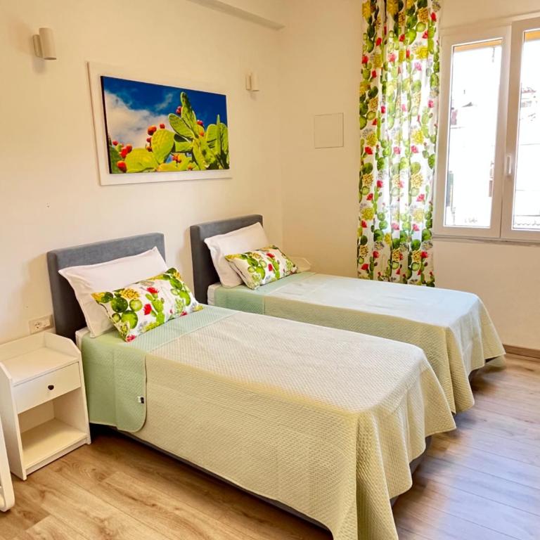 Bella Vita Palermo - Camera Matrimoniale/Doppia con Letti Singoli con Bagno Privato Esterno - 9