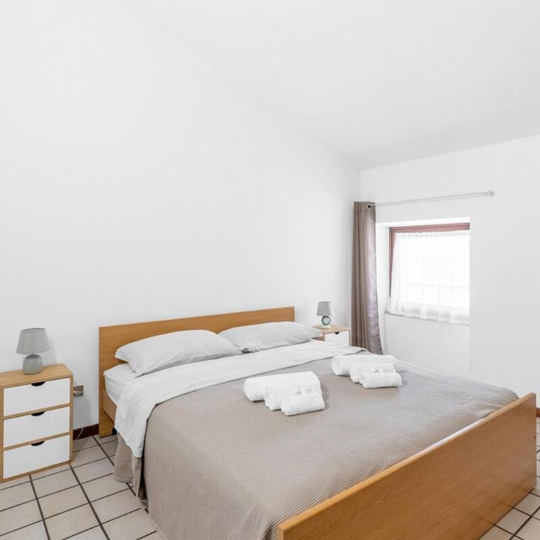 Downtown Peschiera, Easy Home with Wi-Fi and parking - Appartamento Superior con Vista Città - 2