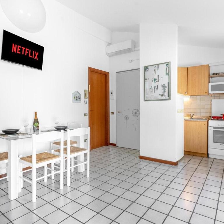 Downtown Peschiera, Easy Home with Wi-Fi and parking - Appartamento Superior con Vista Città - 4