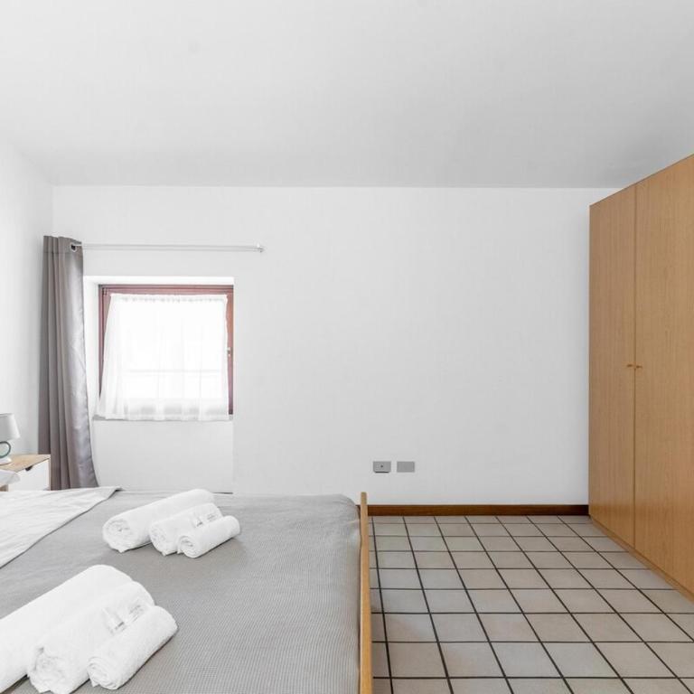 Downtown Peschiera, Easy Home with Wi-Fi and parking - Appartamento Superior con Vista Città - 8
