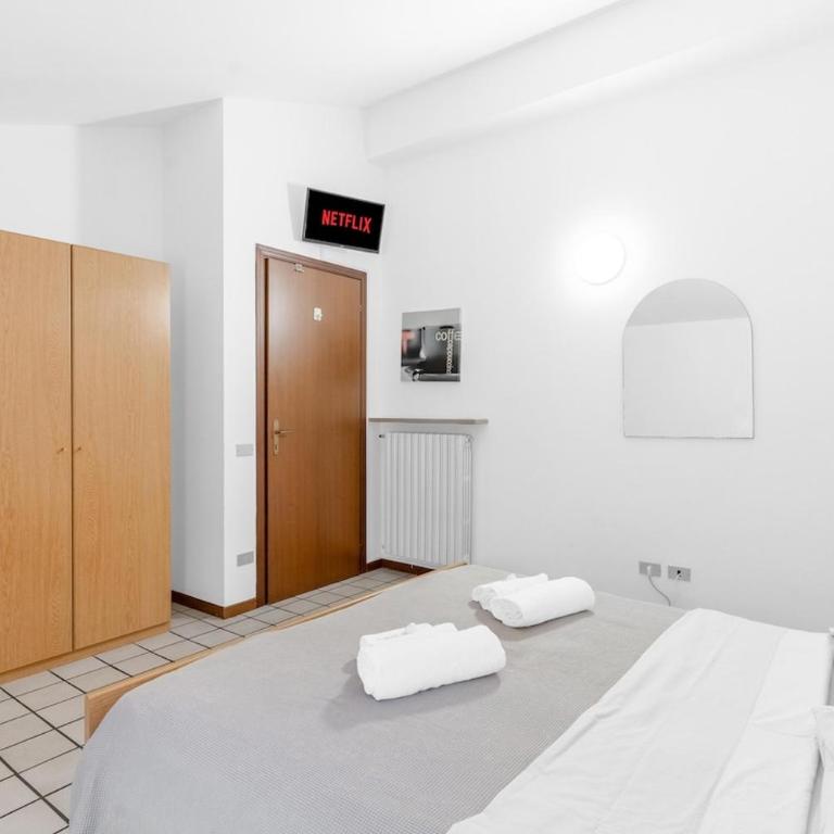 Downtown Peschiera, Easy Home with Wi-Fi and parking - Appartamento Superior con Vista Città - 5