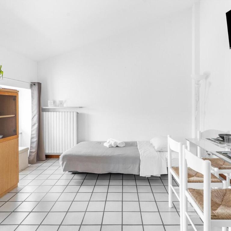 Downtown Peschiera, Easy Home with Wi-Fi and parking - Appartamento Superior con Vista Città - 16