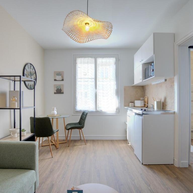Central - 800 m Gare - Parking - Climatisé - One-Bedroom Apartment - 4
