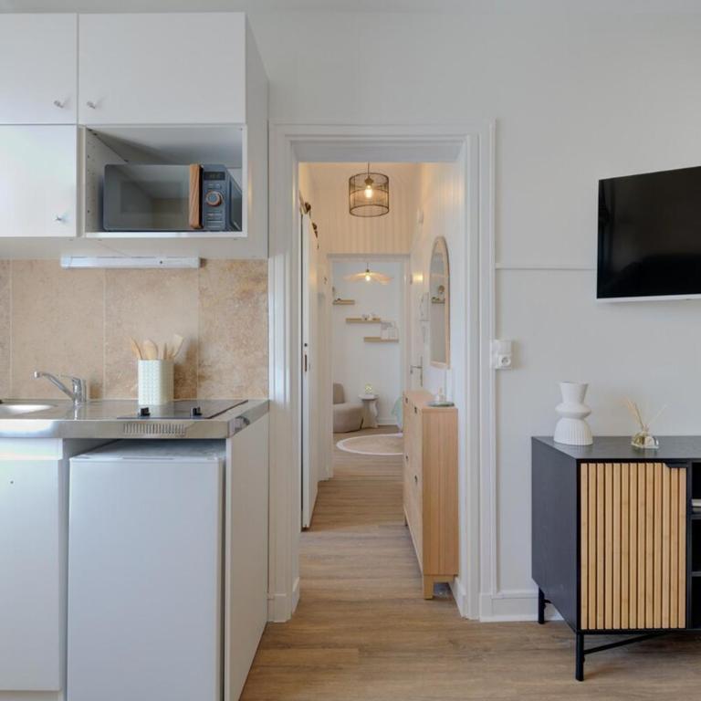 Central - 800 m Gare - Parking - Climatisé - One-Bedroom Apartment - 12