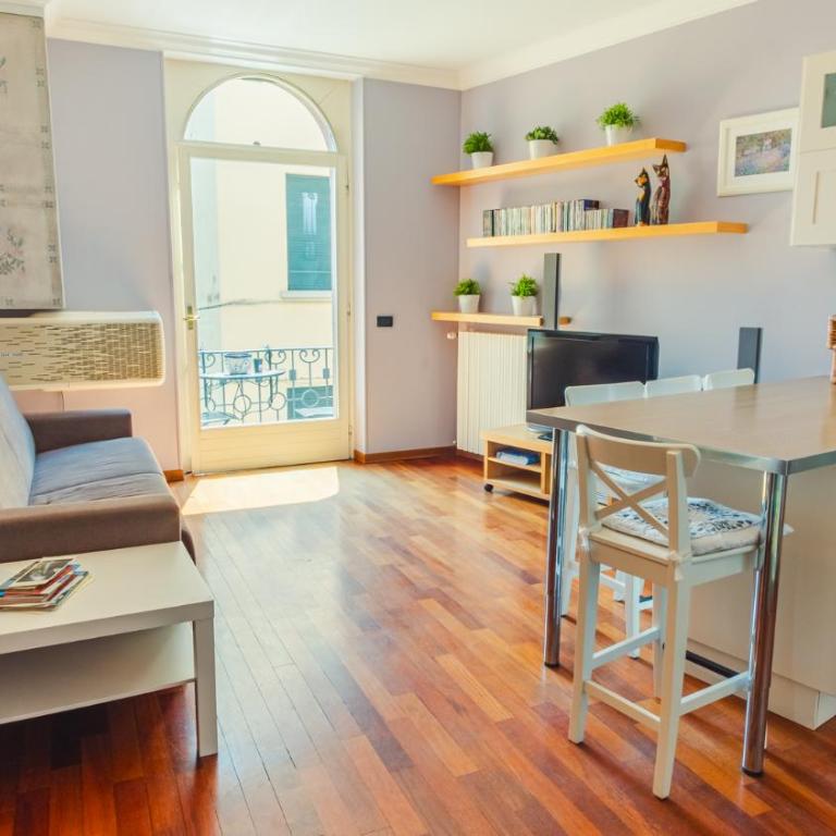 La Finestra sul Lago - Italian Homing - Appartamento con 2 Camere da Letto - 2
