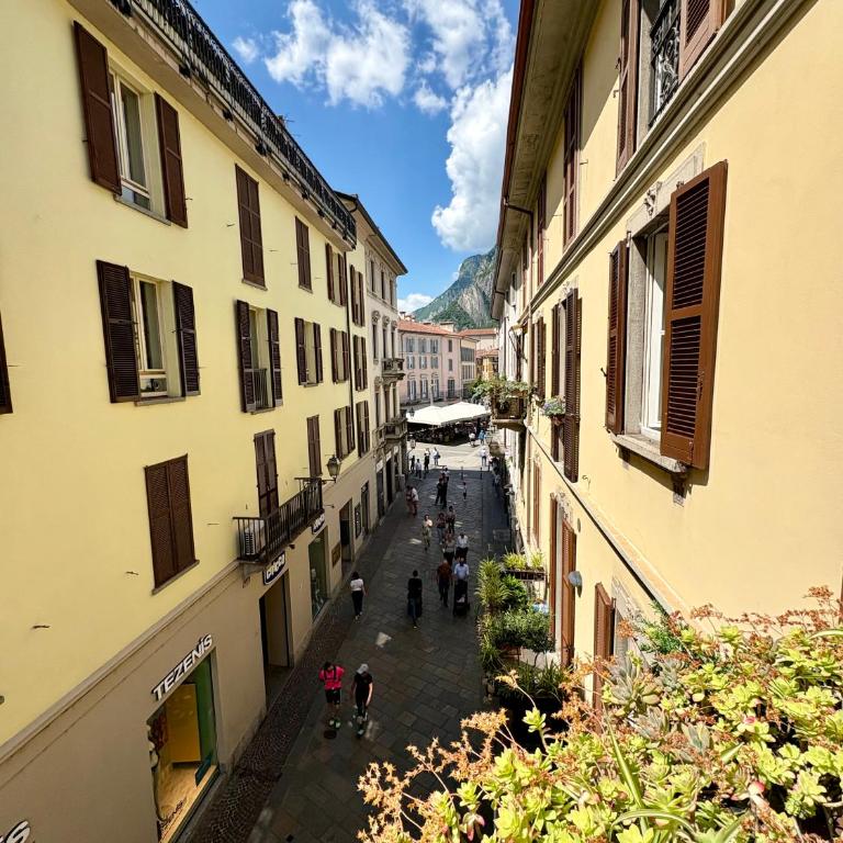 Lecco via Roma - Appartamento con 1 Camera da Letto - 3