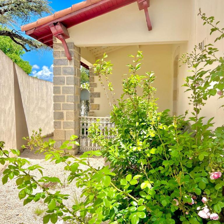 La Nîmoise, Maison familiale avec jardin - Maison de Vacances - 19