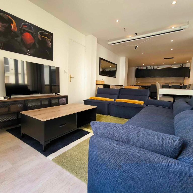 Appartement spacieux, parking, climatisation, rétroprojecteur - Three-Bedroom Apartment - 1