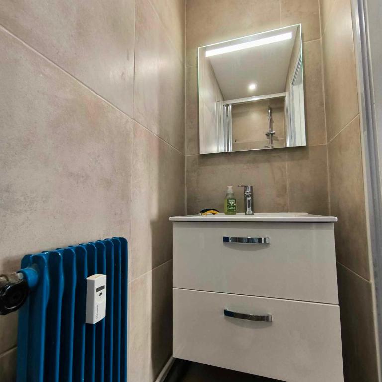 Appartement spacieux, parking, climatisation, rétroprojecteur - Three-Bedroom Apartment - 14