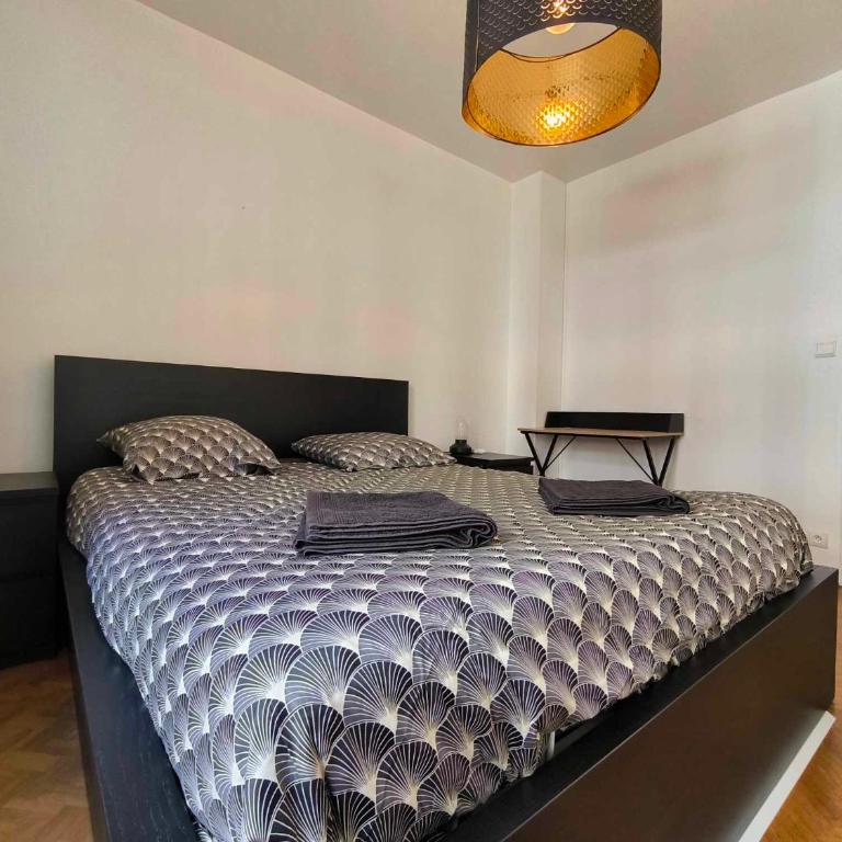 Appartement spacieux, parking, climatisation, rétroprojecteur - Three-Bedroom Apartment - 20
