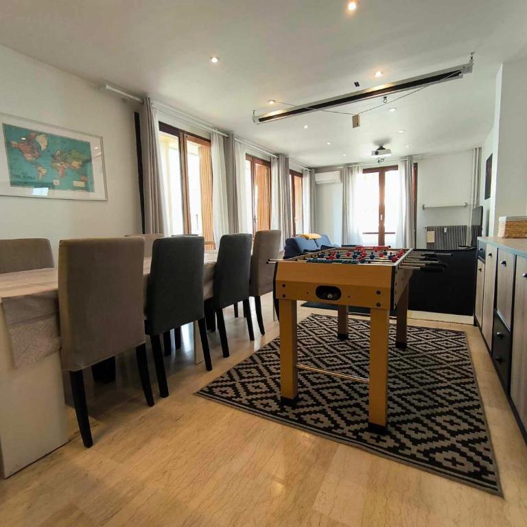 Appartement spacieux, parking, climatisation, rétroprojecteur - Three-Bedroom Apartment - 24
