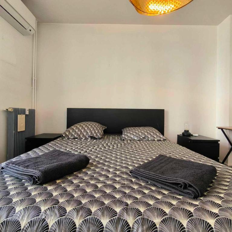 Appartement spacieux, parking, climatisation, rétroprojecteur - Three-Bedroom Apartment - 25
