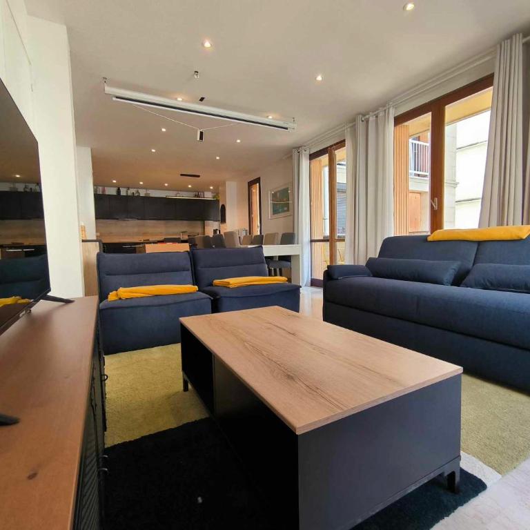 Appartement spacieux, parking, climatisation, rétroprojecteur - Three-Bedroom Apartment - 26