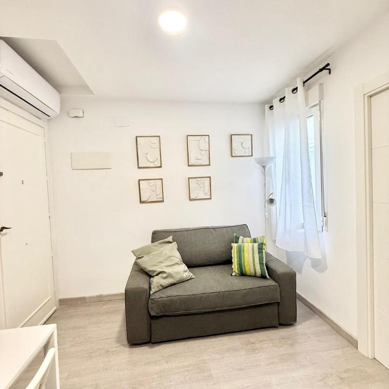 Metro Avenida de América 11 AMCH Hospedaje - One-Bedroom Apartment - 1