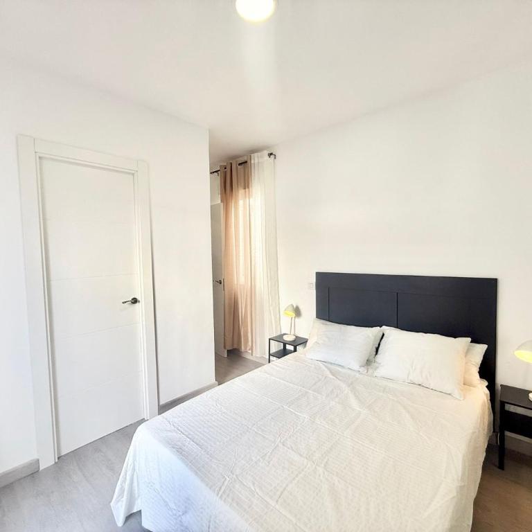 Metro Avenida de América 11 AMCH Hospedaje - One-Bedroom Apartment - 17