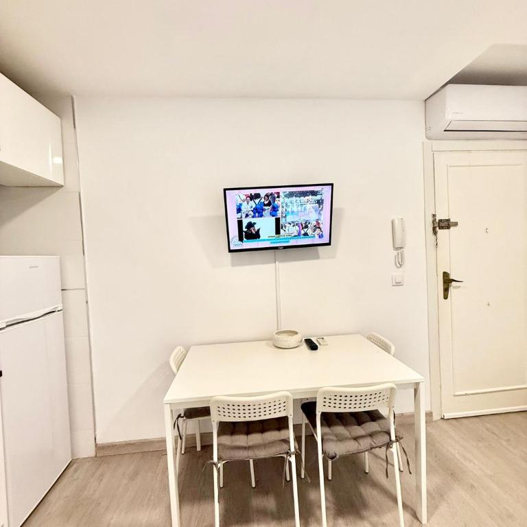 Metro Avenida de América 11 AMCH Hospedaje - One-Bedroom Apartment - 33