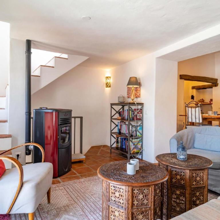 Lovely Home In Cómpeta - Málaga - Casa Vacacional de 3 dormitorios - 2