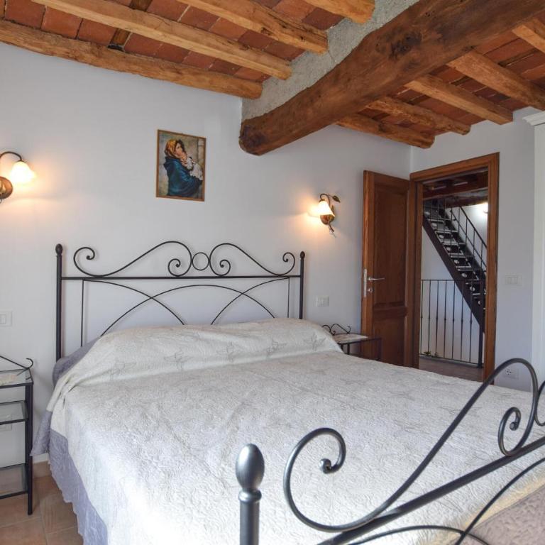 Cozy Home In Camaiore With Wifi - Ferienhaus mit 4 Zimmern - 3