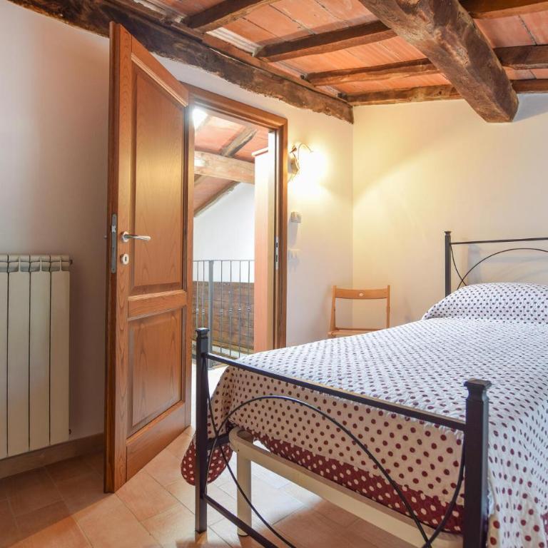 Cozy Home In Camaiore With Wifi - Ferienhaus mit 4 Zimmern - 4